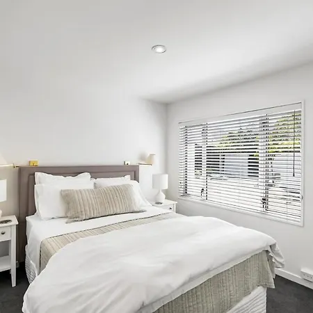 Kaleido Nook Enchanting 3Br Magic On Rugby Street Christchurch Exterior photo